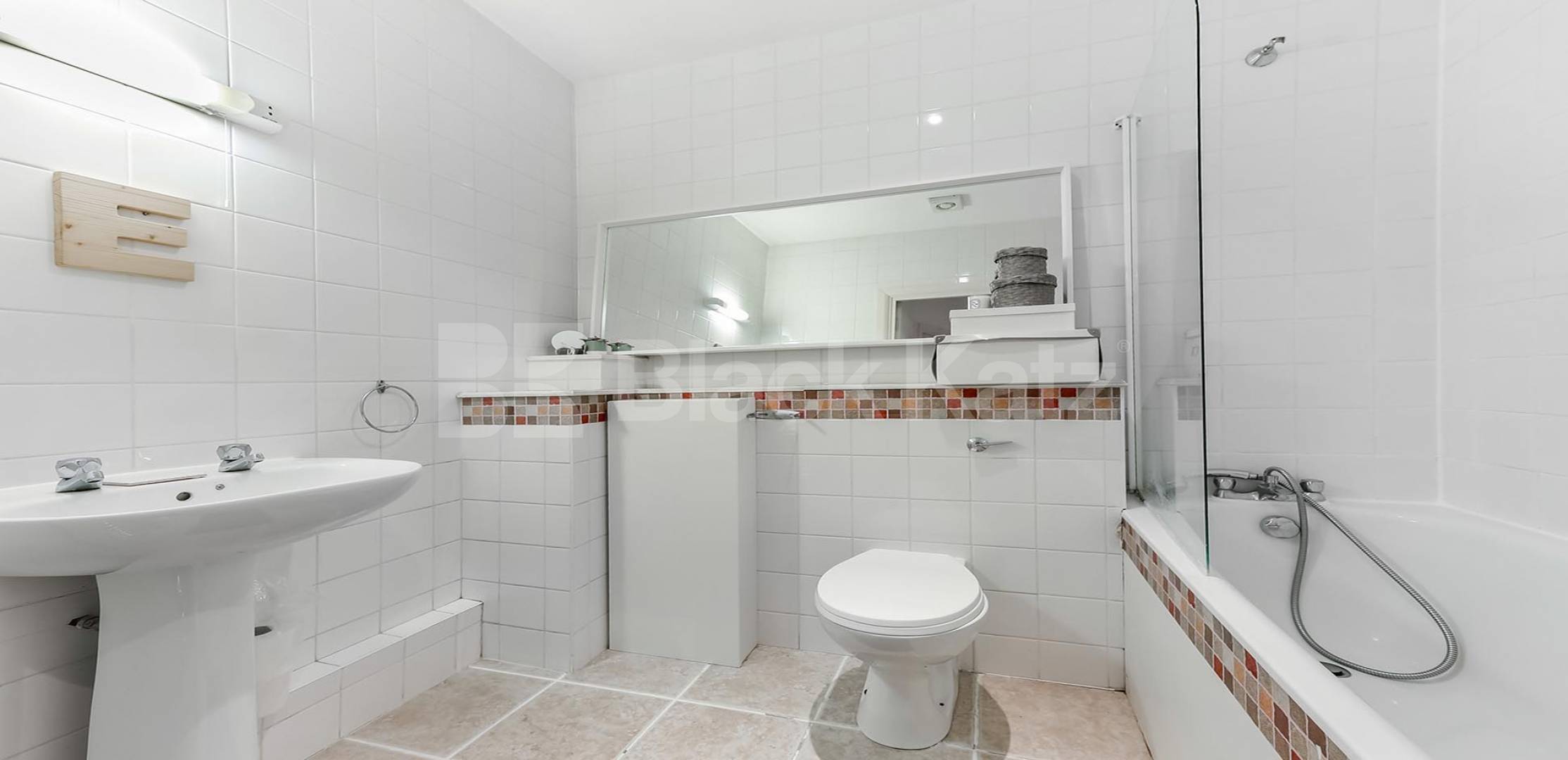 Superbly located  Union Street, London Bridge